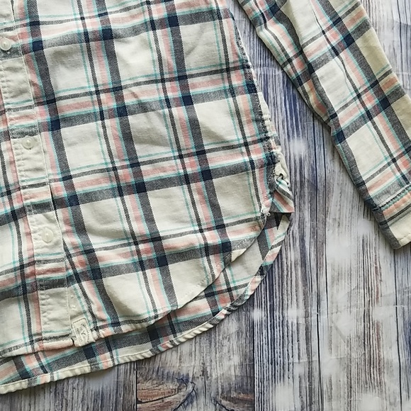 American Eagle Boyfriend Fit Button Up - Picture 5 of 7